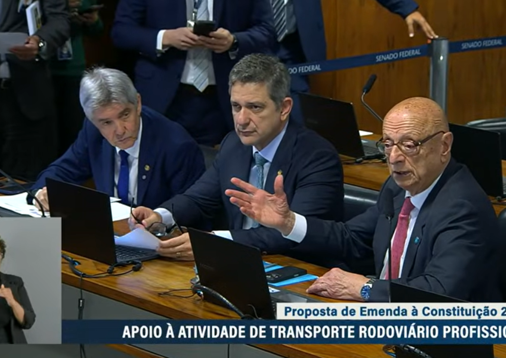 PEC que flexibiliza as 11h de descanso do caminhoneiro é aprovada na CCJ do Senado